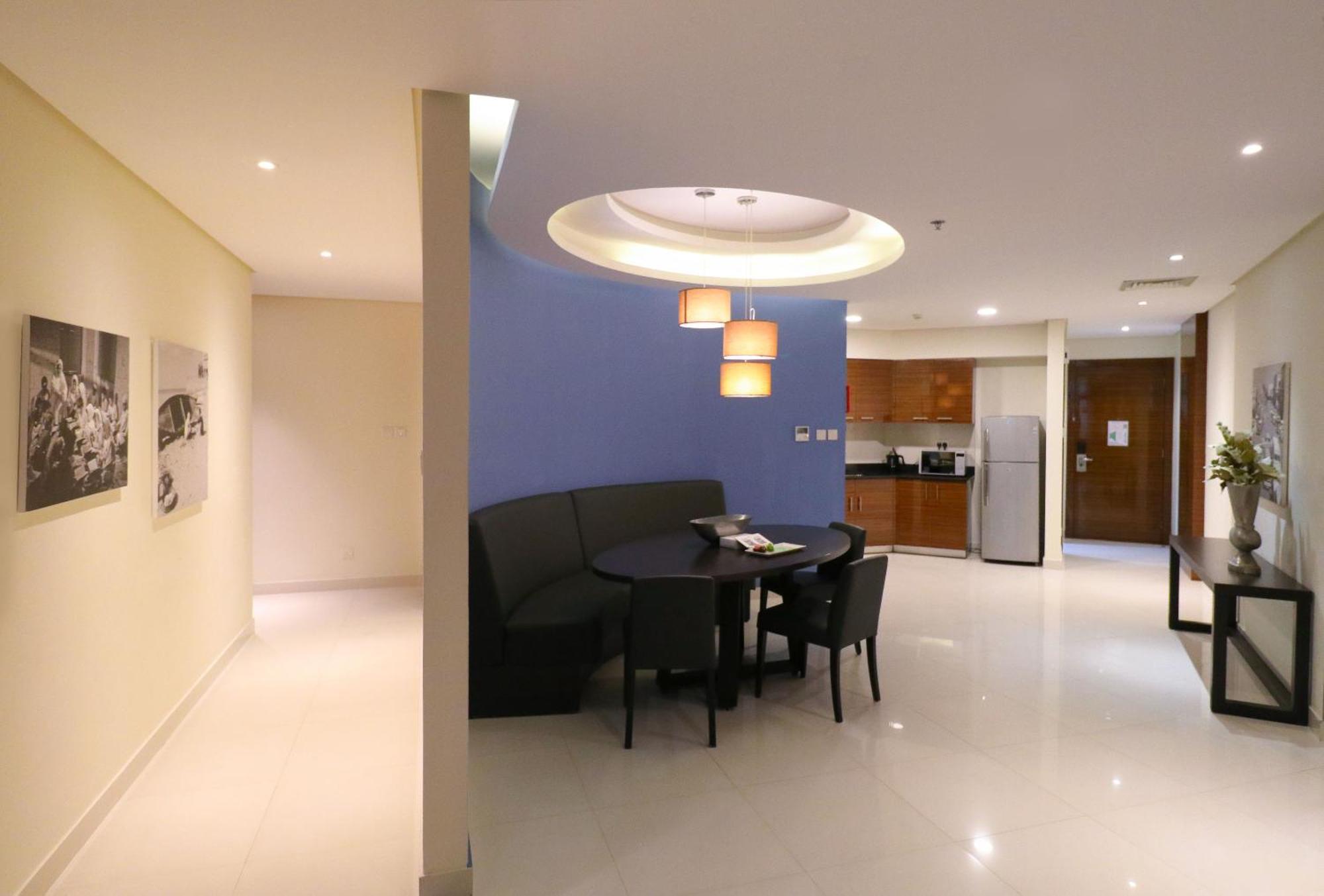ลากูนา บีช ลักซัวรี รีสอร์ต แอนด์ สปา Hotel มานามา ภายนอก รูปภาพ A typical apartment at The Suites