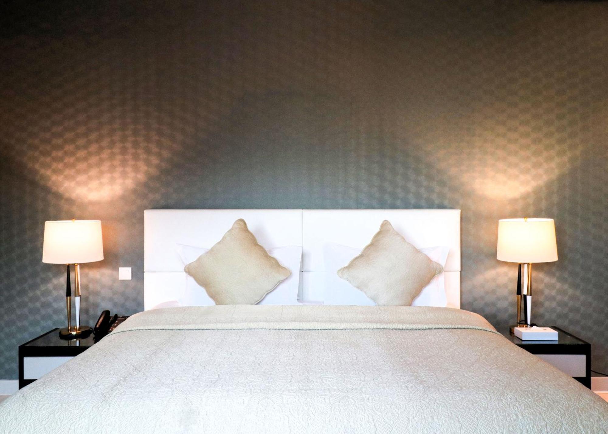 ลากูนา บีช ลักซัวรี รีสอร์ต แอนด์ สปา Hotel มานามา ภายนอก รูปภาพ A bedroom